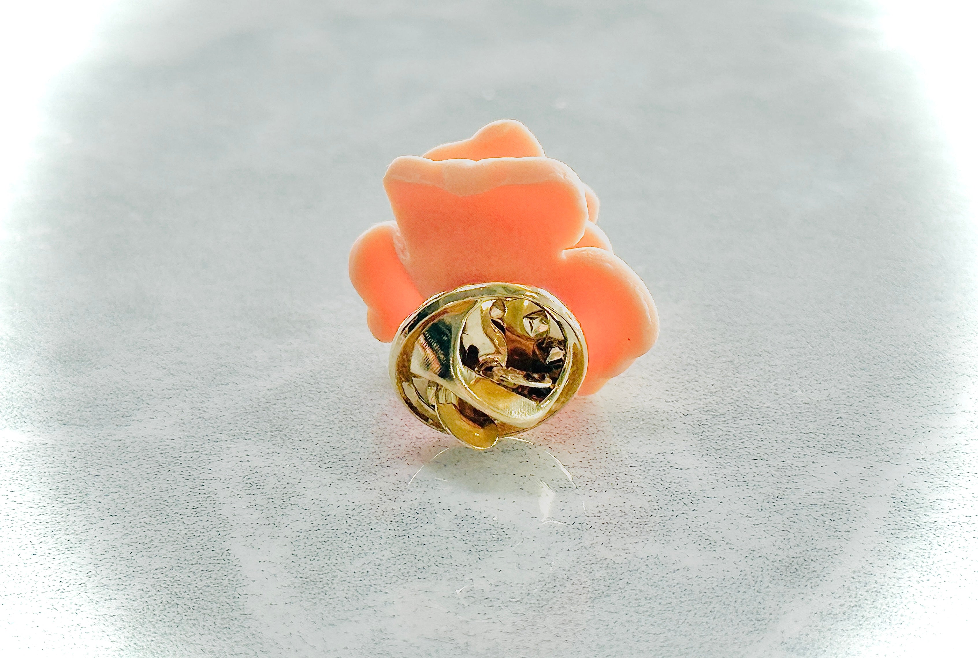 A065. Floral pin (5)