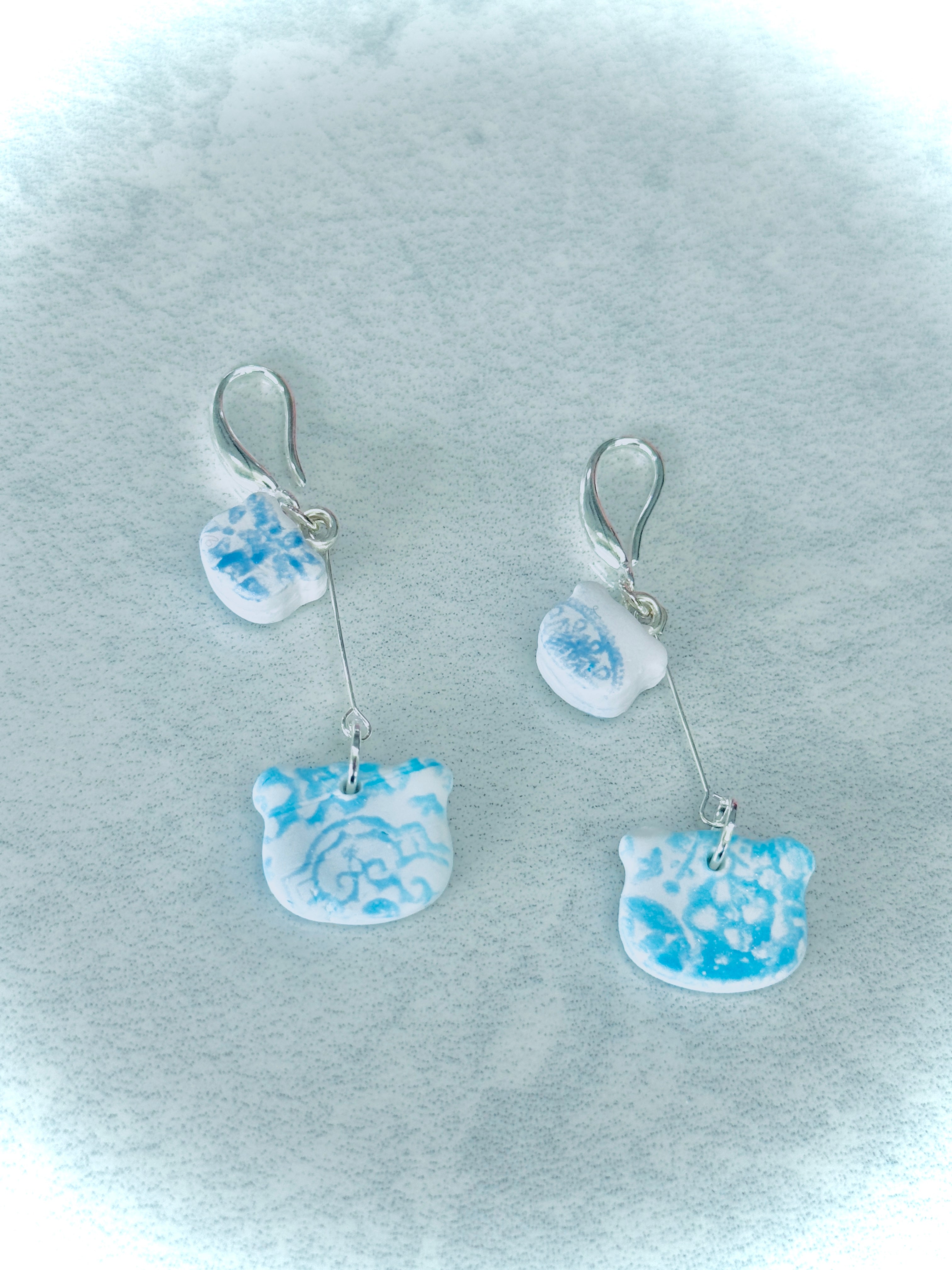 A029. Cool serenity earring