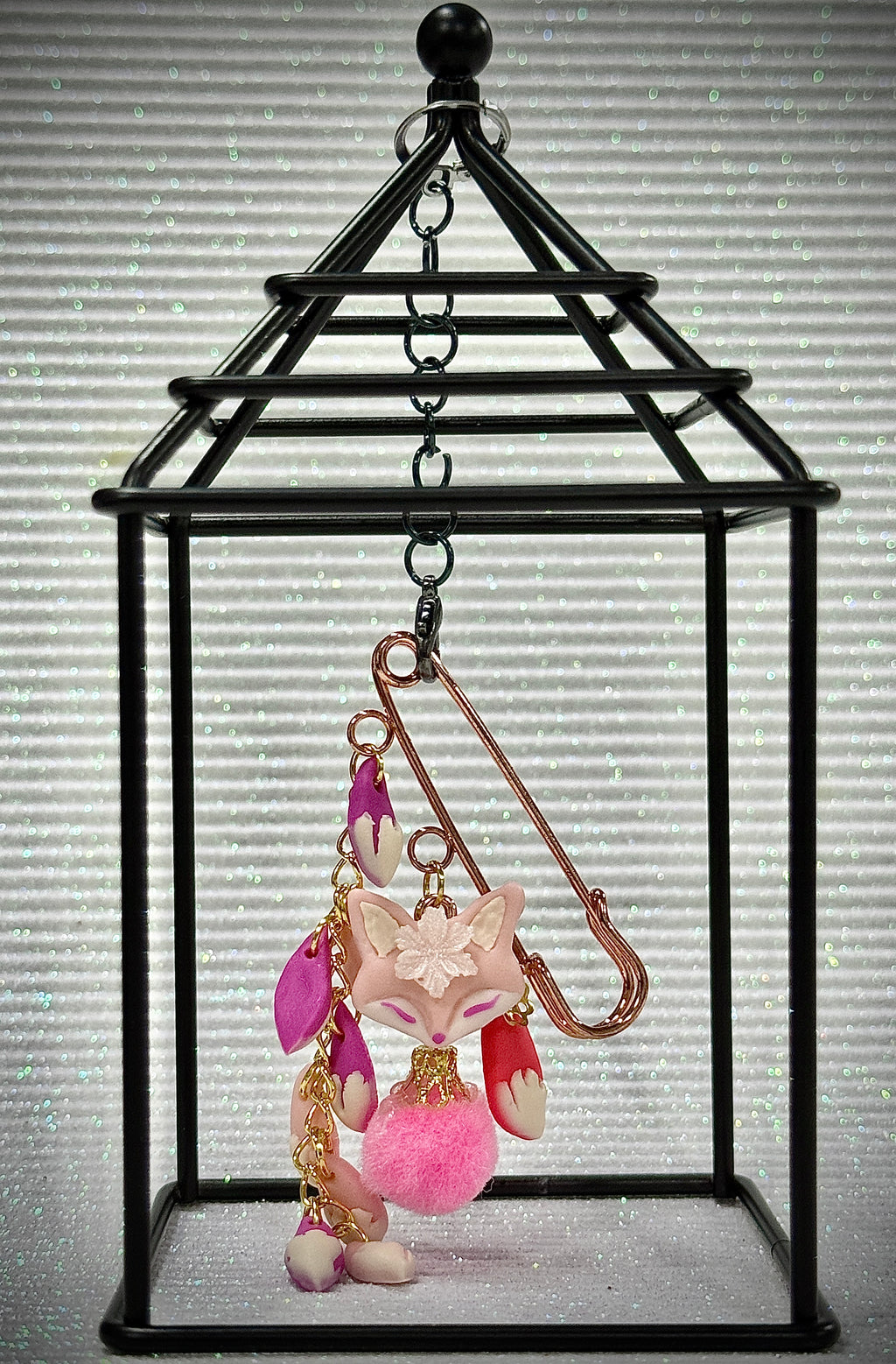 A045. Glamour Fox Pin (mysterious pink)