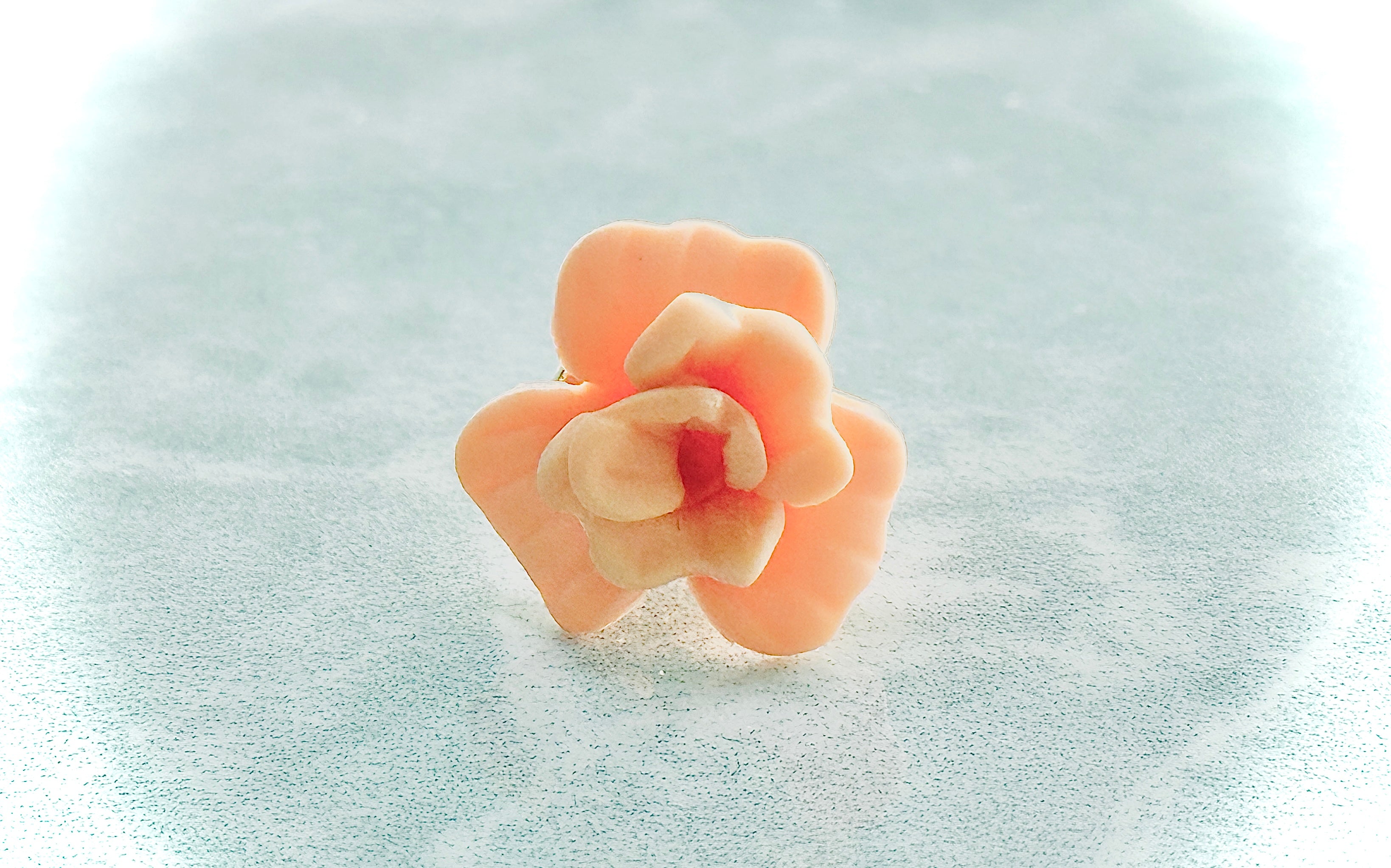 A065. Floral pin (5)