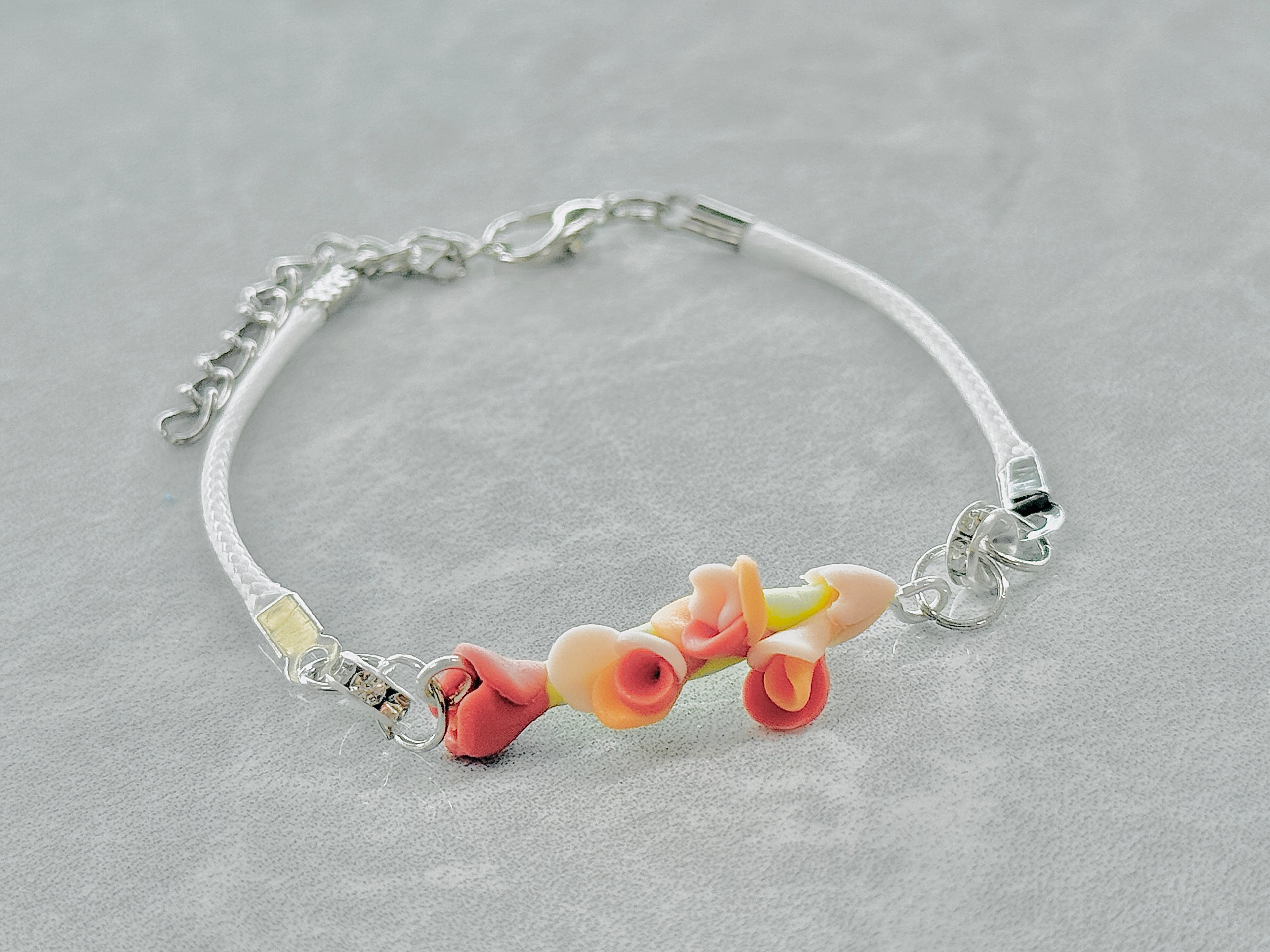 A005. Floral fantasy bracelet