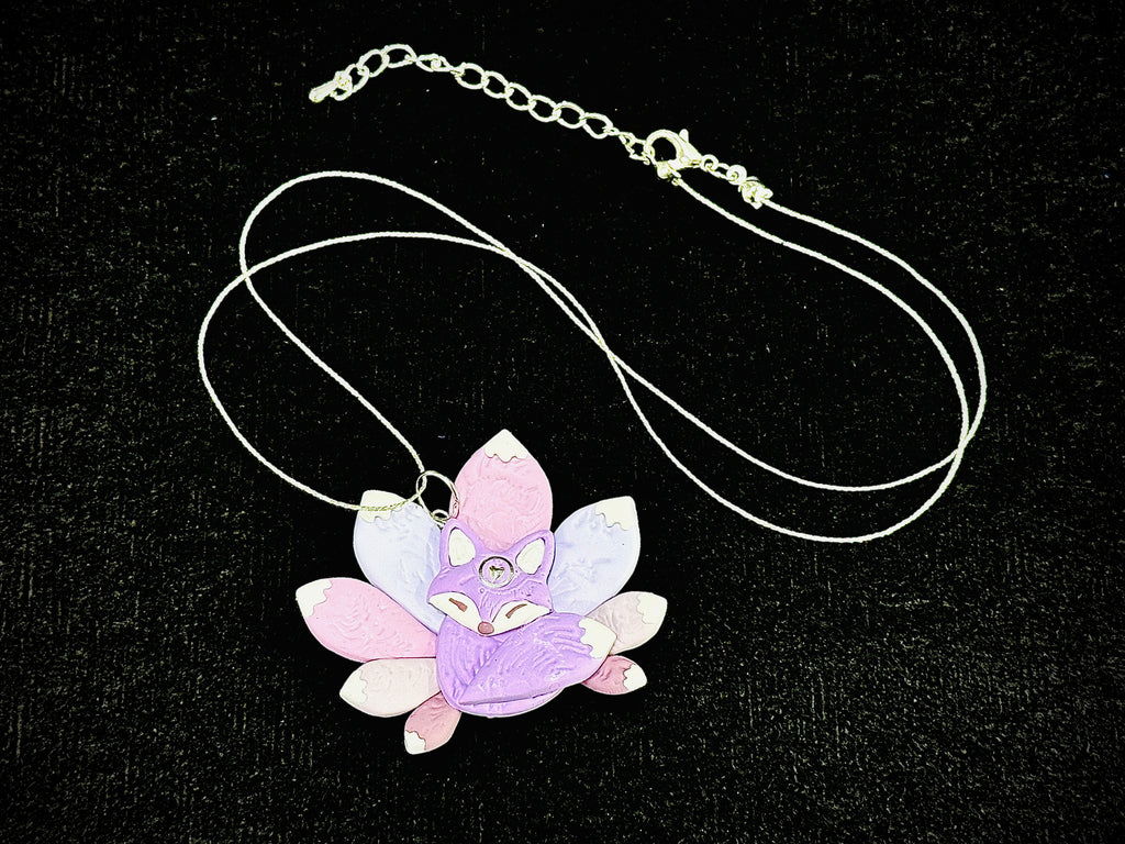 A048. Glamour Fox necklace (pastel lilac)