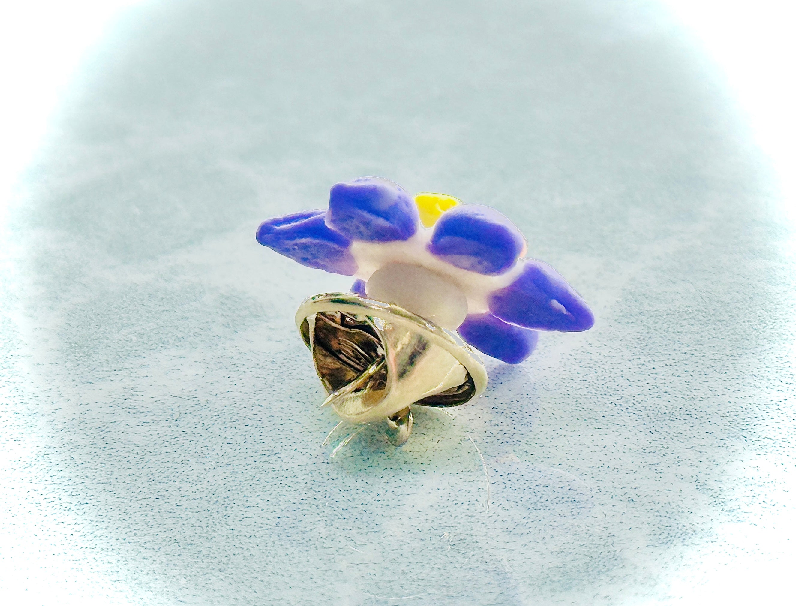 A064. Floral pin (4)