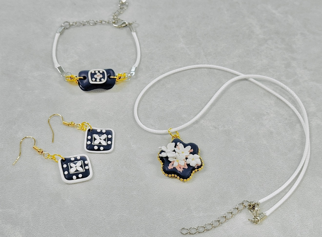 Necklace, Bracelet & Earrings Making Workshop.