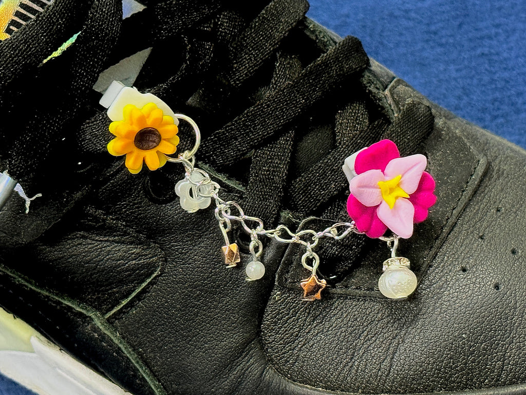 Personalised shoe laces charms workshop